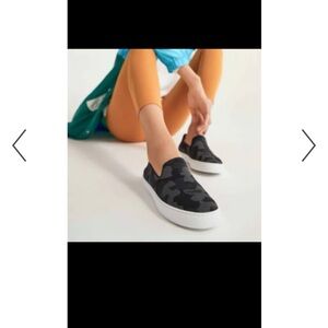 Camo slip on Rothy’s 7.5